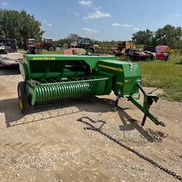 John Deere 348 square baler